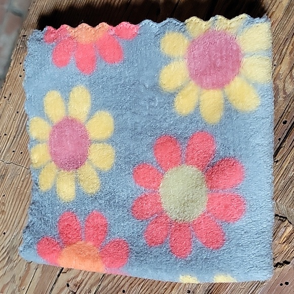 BABY TODDLER SNUGGLE CLOTH, Choice of Color - Picture 5 of 8